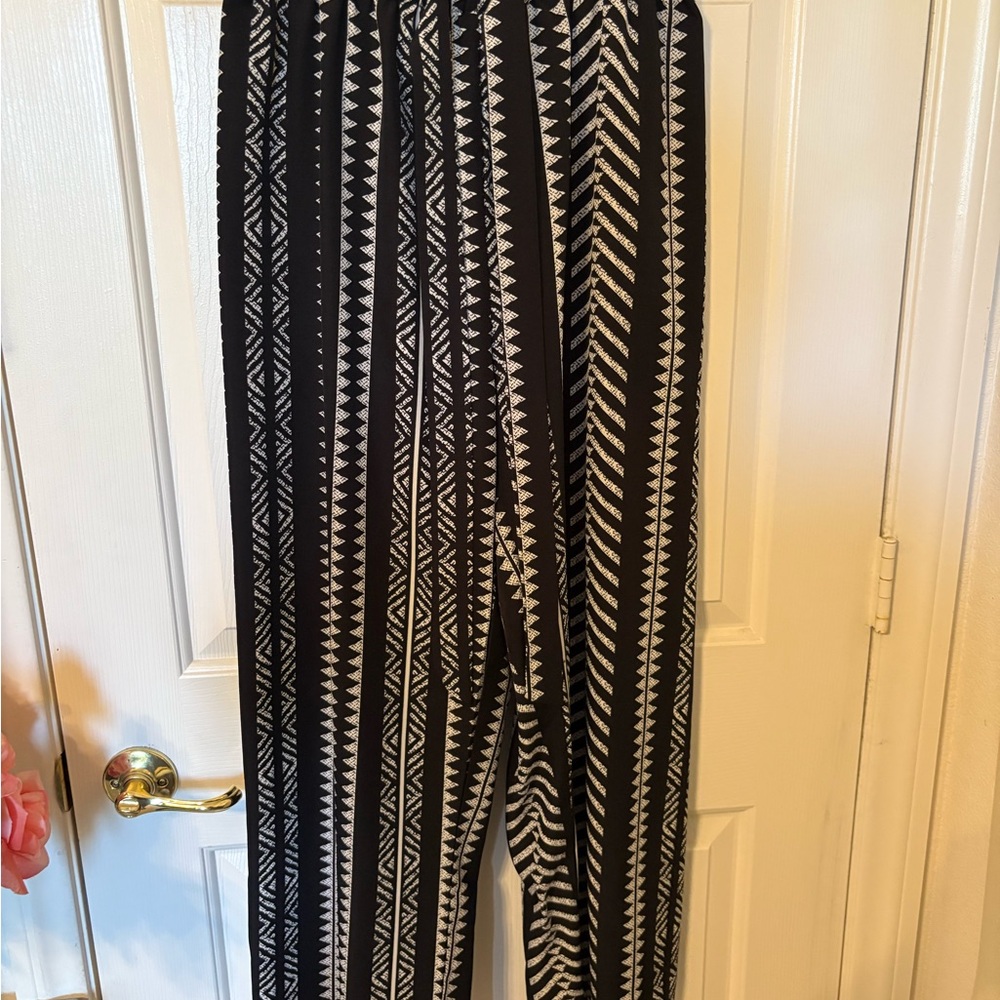 Black and White Geometric Patterned Pants